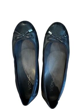 Vionic Black Women's Ballet Flats with Decorative Bow